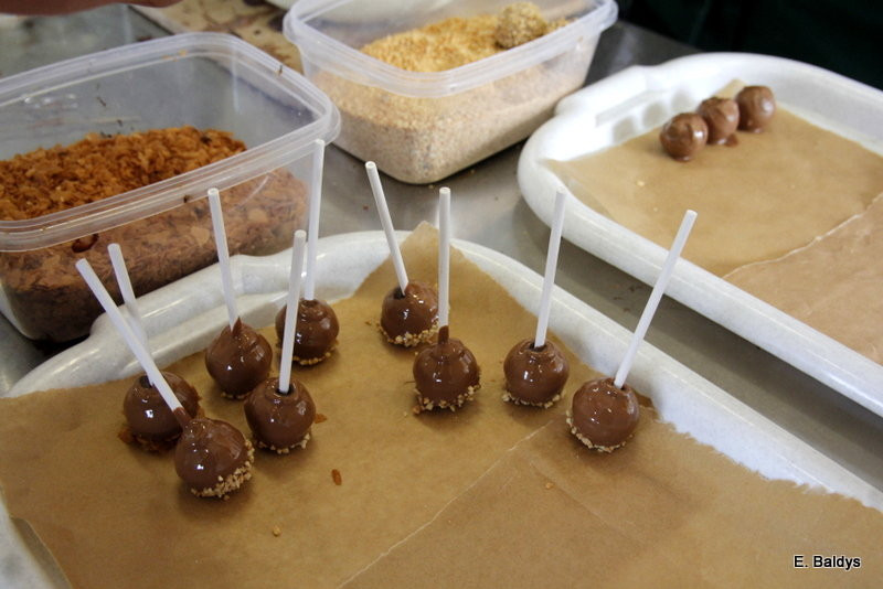 Słodkie warsztaty w ZSE w Lesznie (zdjęcia)