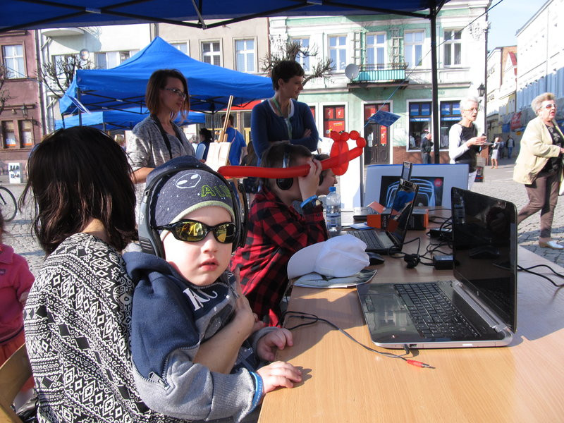 Niebieski dzień dla autyzmu (zdjęcia)