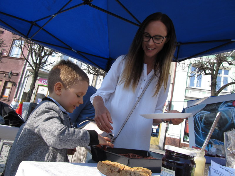 Niebieski dzień dla autyzmu (zdjęcia)