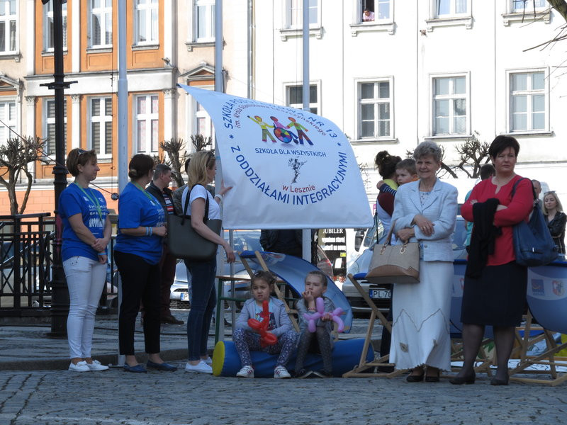 Niebieski dzień dla autyzmu (zdjęcia)