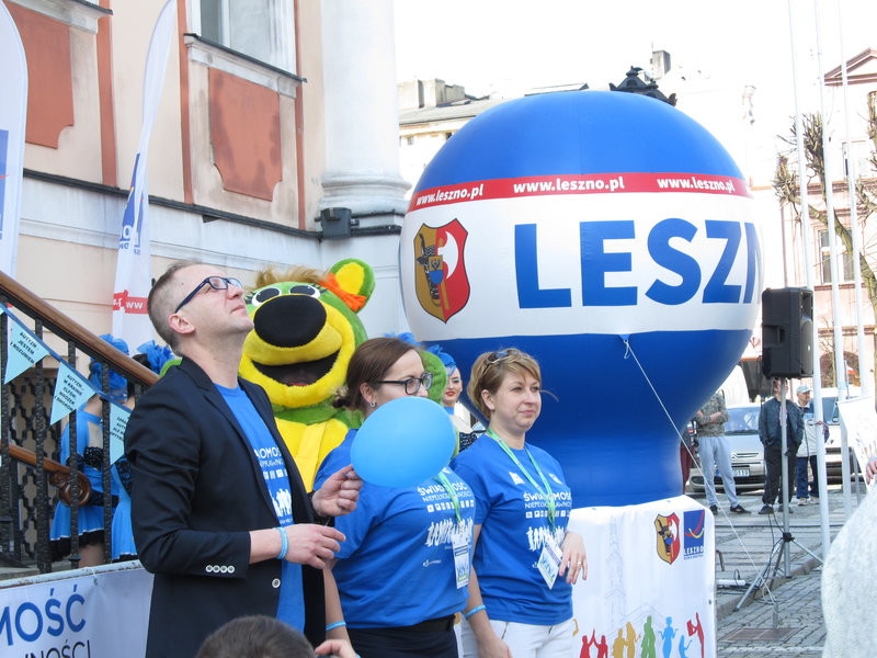 Niebieski dzień dla autyzmu (zdjęcia)