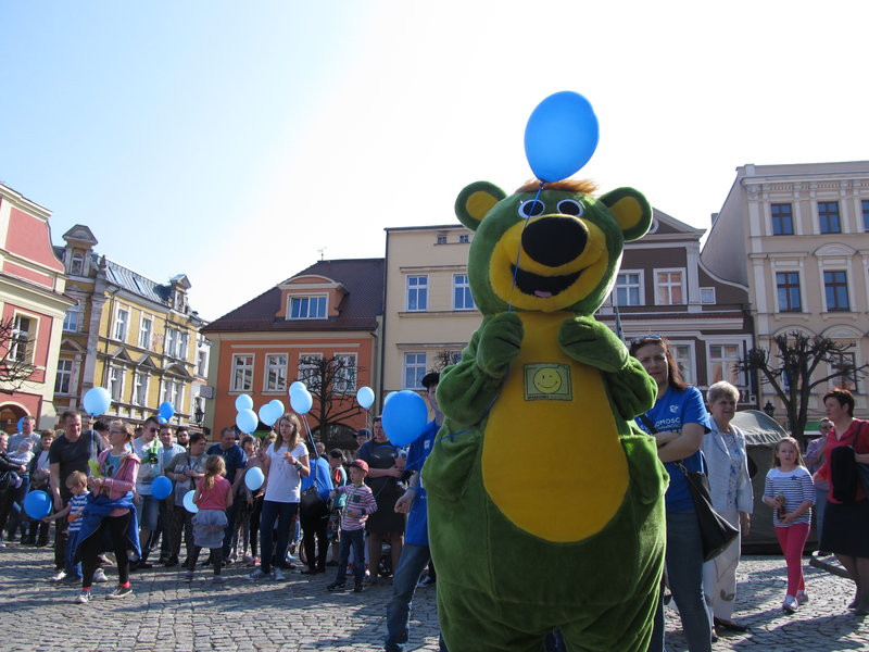 Niebieski dzień dla autyzmu (zdjęcia)