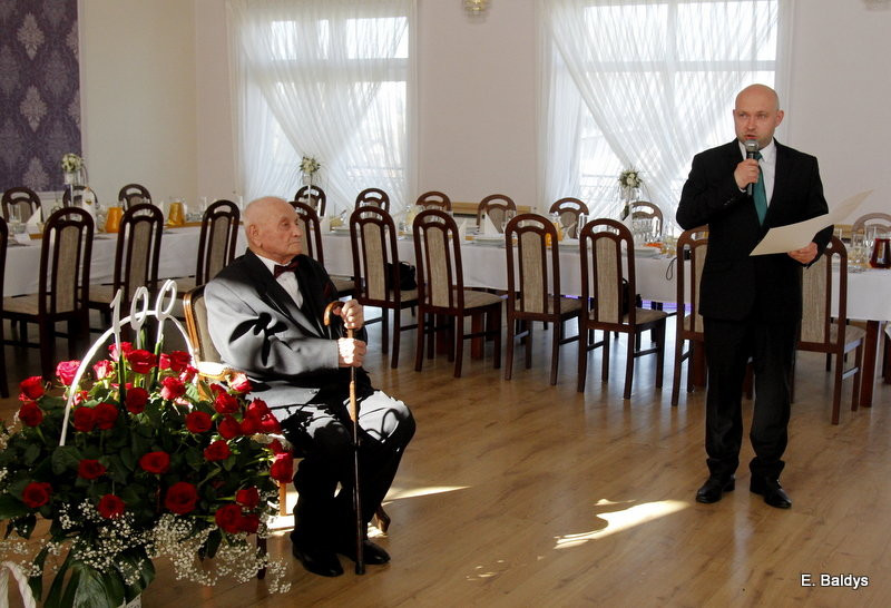 Świętował swoje 100 urodziny (kilka zdjęć)