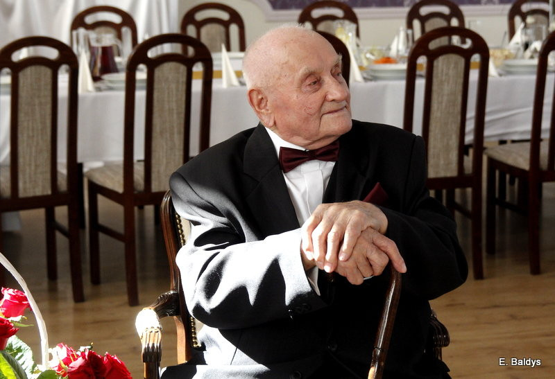 Świętował swoje 100 urodziny (kilka zdjęć)