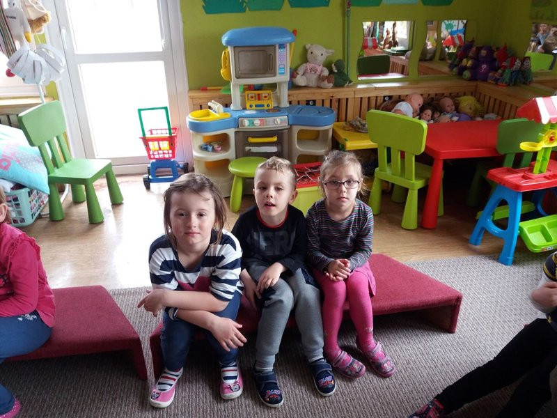 Policja czyta dzieciom (zdjęcia)