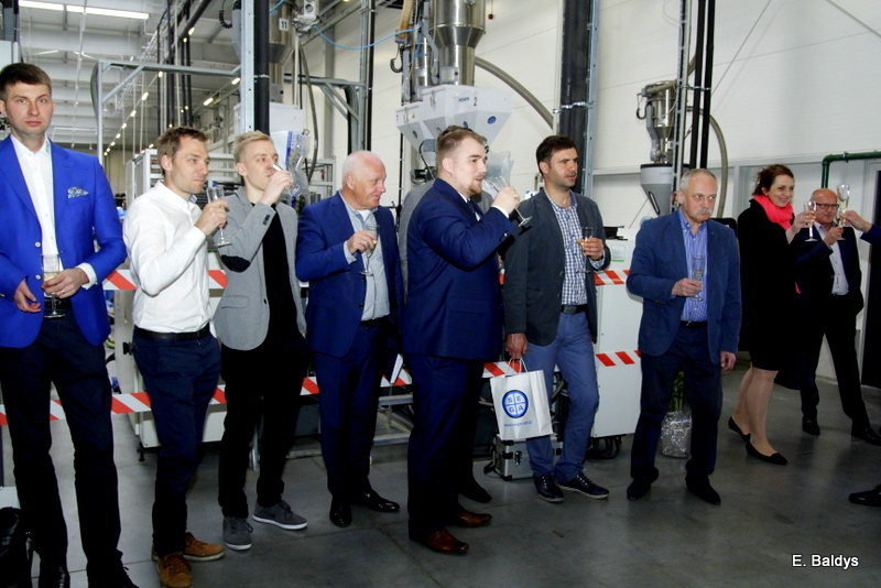 Nowa fabryka otwarta (zdjęcia)