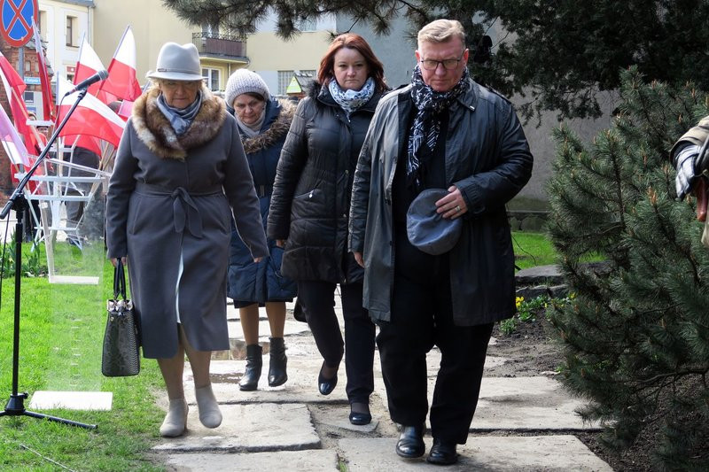 Uczcili ofiary zbrodni katyńskiej (dźwięk, wideo, zdjęcia)