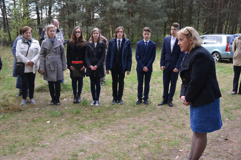 Hołd pomordowanym w Katyniu (zdjęcia)