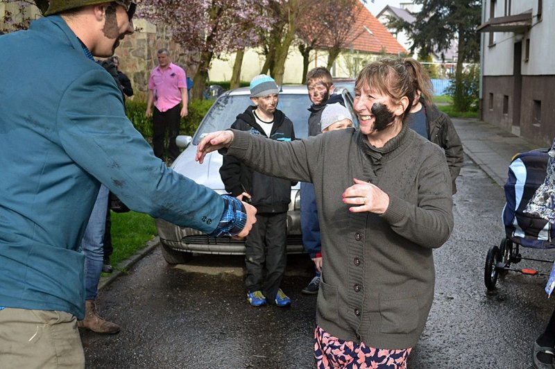 Brylewo opanowali przebierańcy (zdjęcia)