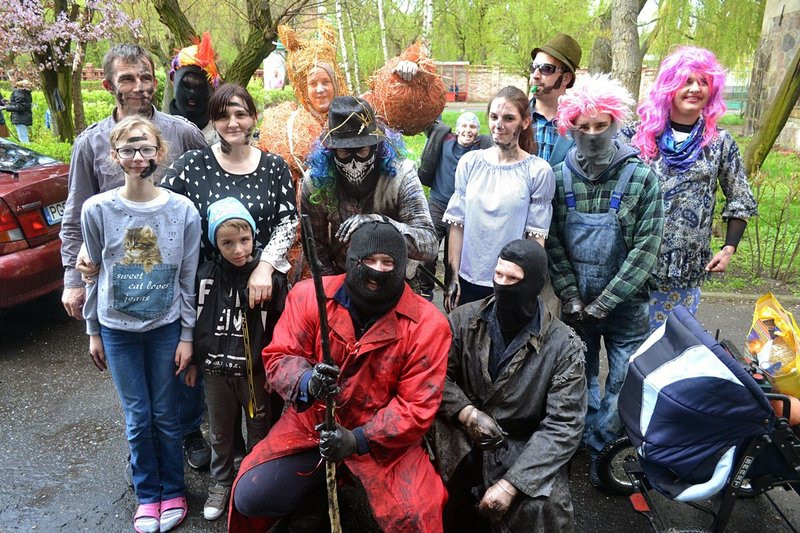 Brylewo opanowali przebierańcy (zdjęcia)