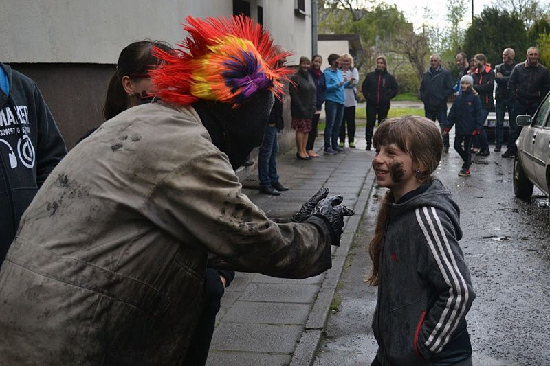 Brylewo opanowali przebierańcy (zdjęcia)