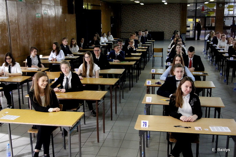 Gimnazjaliści rozpoczęli egzaminy (zdjęcia)
