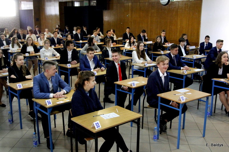 Gimnazjaliści rozpoczęli egzaminy (zdjęcia)