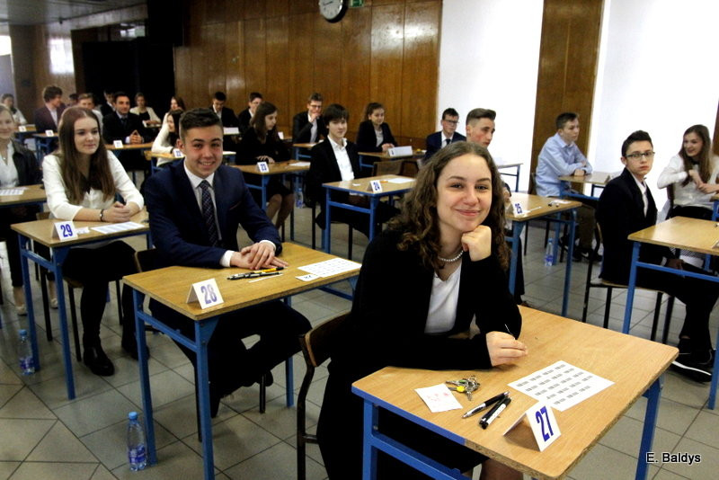 Gimnazjaliści rozpoczęli egzaminy (zdjęcia)