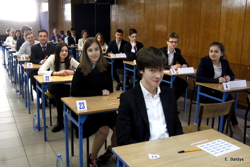 Gimnazjaliści rozpoczęli egzaminy (zdjęcia)