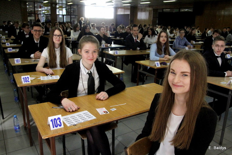 Gimnazjaliści rozpoczęli egzaminy (zdjęcia)