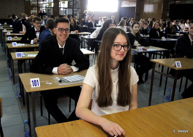 Gimnazjaliści rozpoczęli egzaminy (zdjęcia)