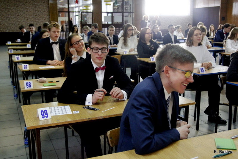 Gimnazjaliści rozpoczęli egzaminy (zdjęcia)