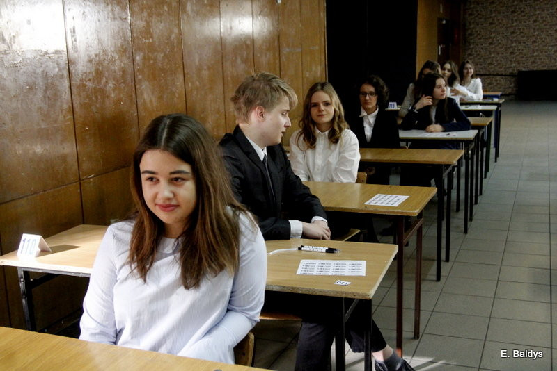 Gimnazjaliści rozpoczęli egzaminy (zdjęcia)