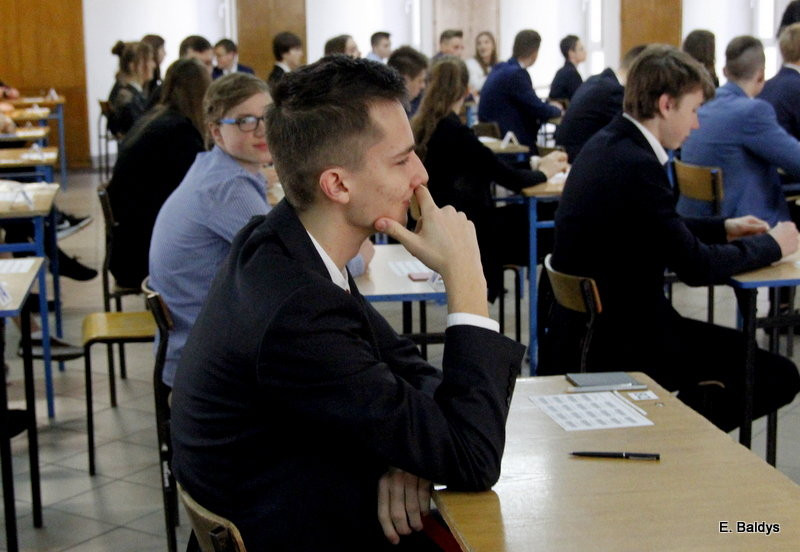 Gimnazjaliści rozpoczęli egzaminy (zdjęcia)
