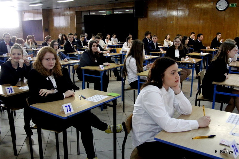 Gimnazjaliści rozpoczęli egzaminy (zdjęcia)