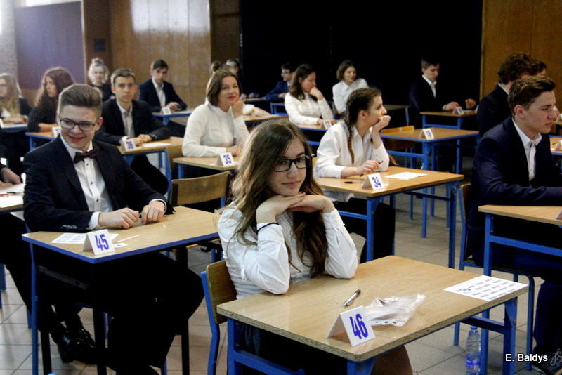 Gimnazjaliści rozpoczęli egzaminy (zdjęcia)
