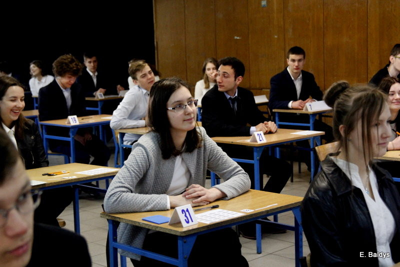 Gimnazjaliści rozpoczęli egzaminy (zdjęcia)