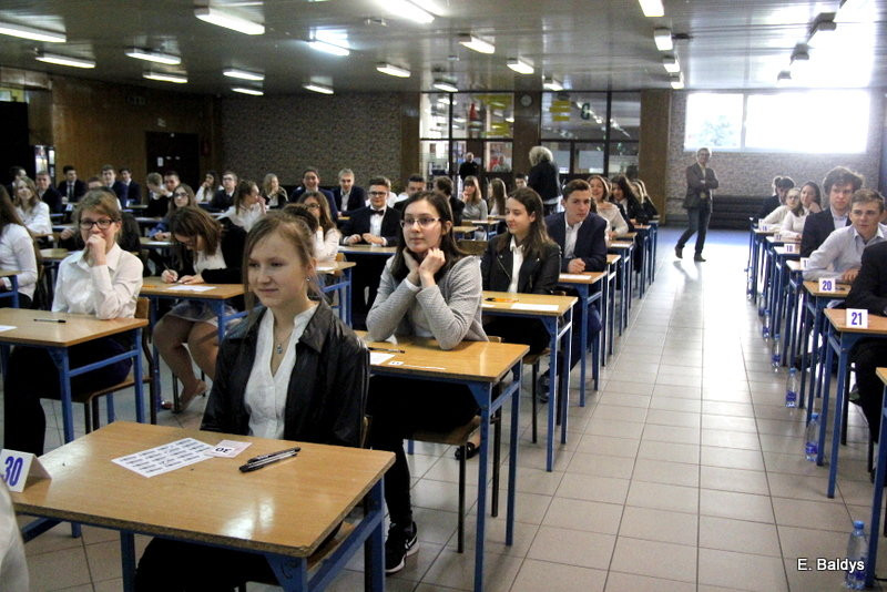 Gimnazjaliści rozpoczęli egzaminy (zdjęcia)