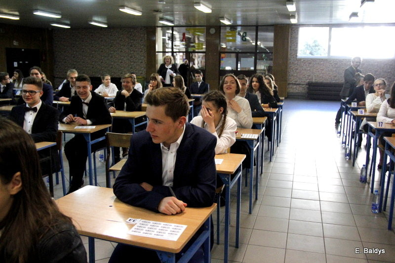 Gimnazjaliści rozpoczęli egzaminy (zdjęcia)