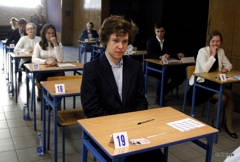 Gimnazjaliści rozpoczęli egzaminy (zdjęcia)