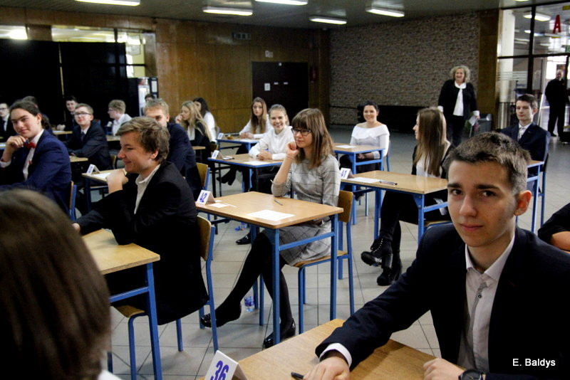 Gimnazjaliści rozpoczęli egzaminy (zdjęcia)
