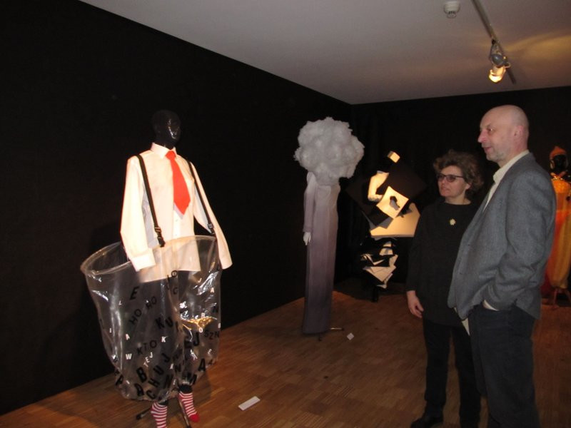 Do przymiarki kostium króla (zdjęcia)