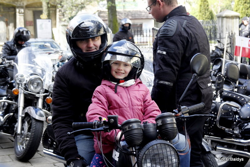 Poświęcone zaryczały (zdjęcia)