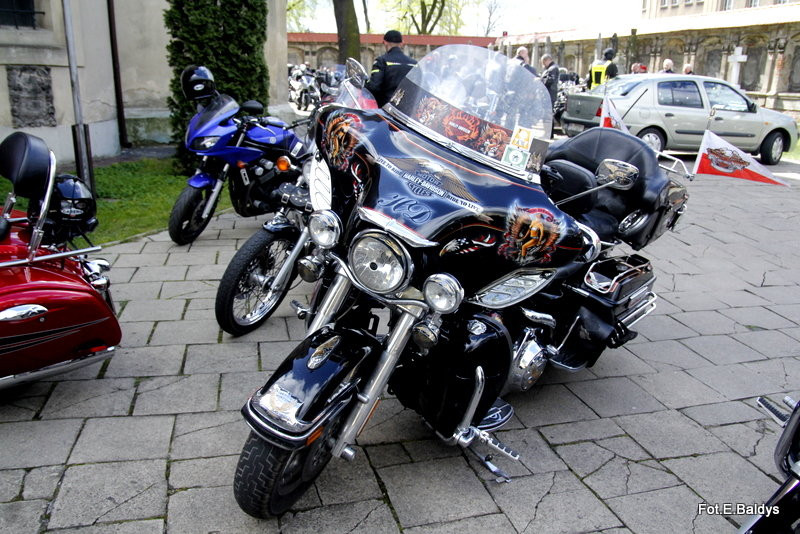 Poświęcone zaryczały (zdjęcia)