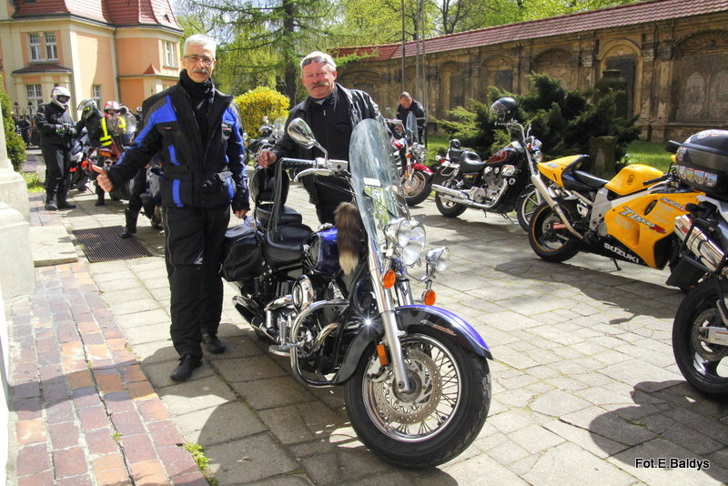 Poświęcone zaryczały (zdjęcia)