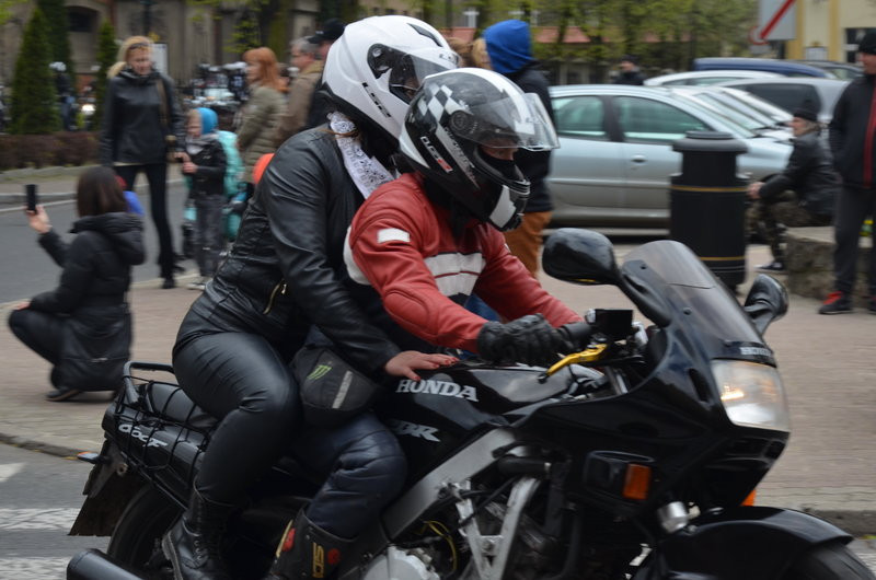 Poświęcone zaryczały (zdjęcia)