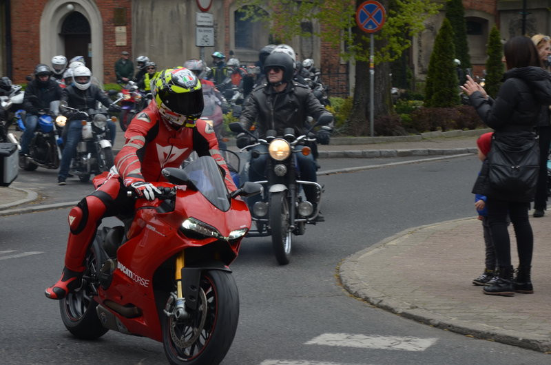 Poświęcone zaryczały (zdjęcia)