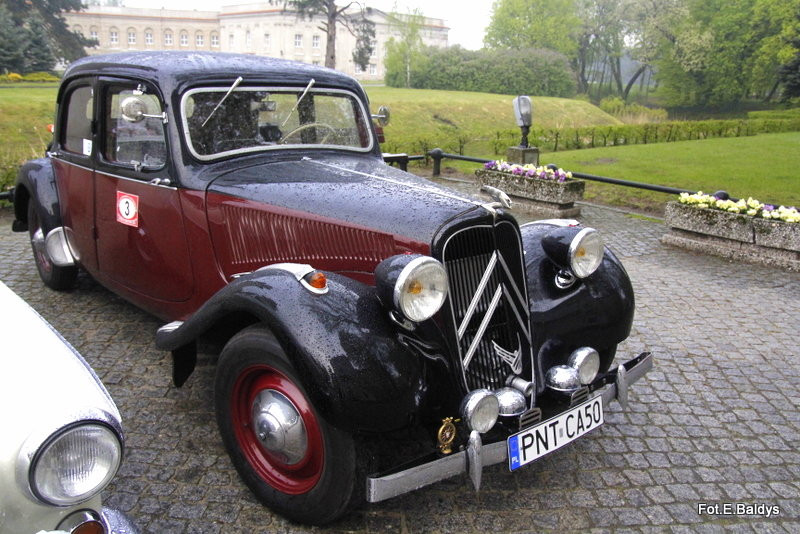 Zabytkowe pojazdy zjadą na leszczyński Rynek