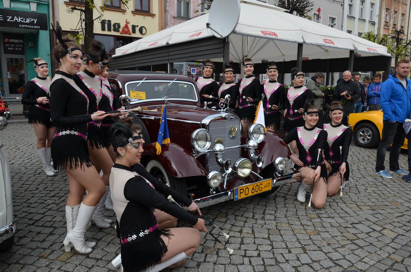 Czar dawnej motoryzacji na leszczyńskim rynku (zdjęcia)