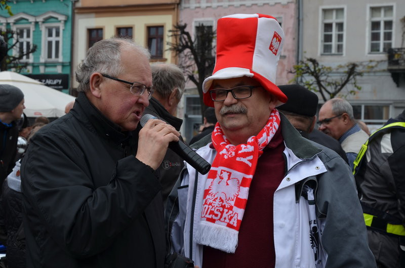 Czar dawnej motoryzacji na leszczyńskim rynku (zdjęcia)