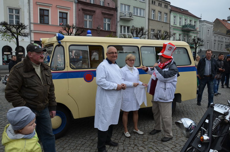 Czar dawnej motoryzacji na leszczyńskim rynku (zdjęcia)