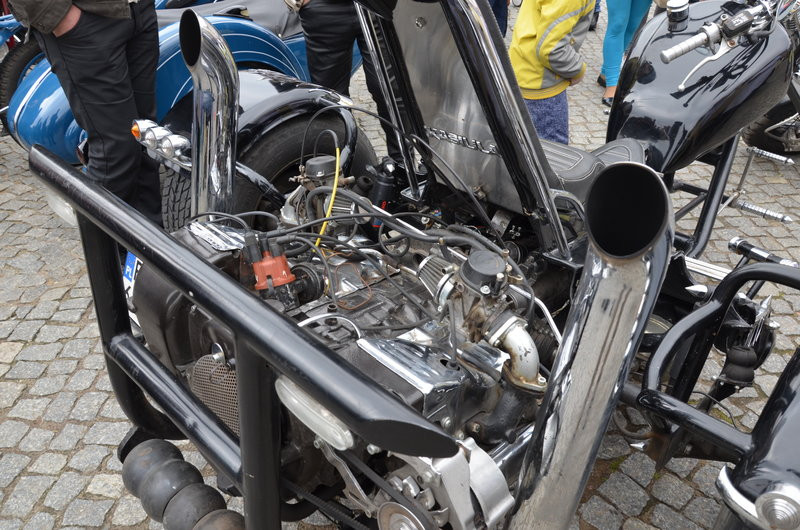 Czar dawnej motoryzacji na leszczyńskim rynku (zdjęcia)