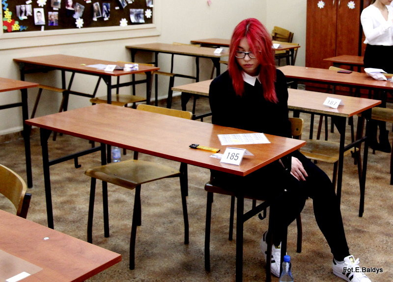 Maturzyści piszą język polski  (zdjęcia)