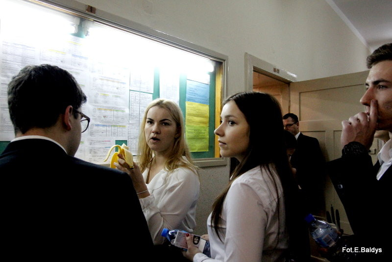 Maturzyści piszą język polski  (zdjęcia)