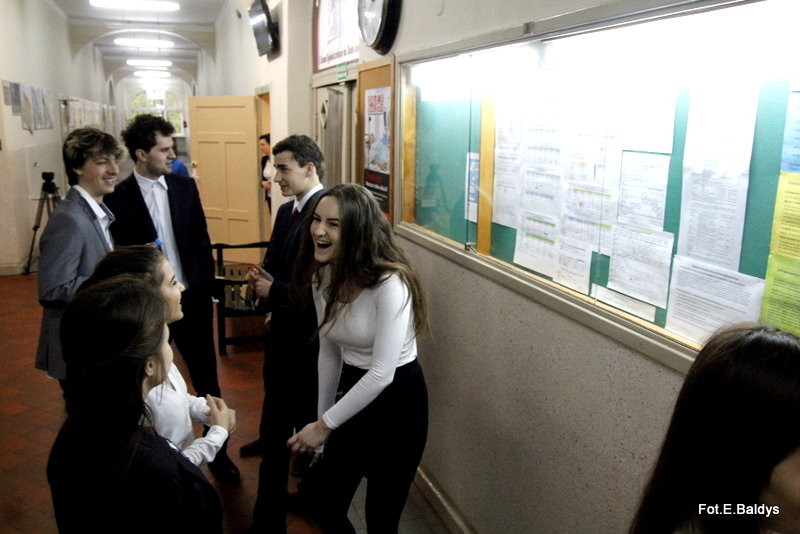 Maturzyści piszą język polski  (zdjęcia)