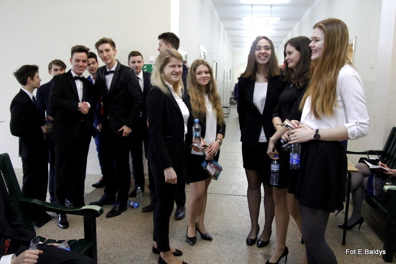 Maturzyści piszą język polski  (zdjęcia)