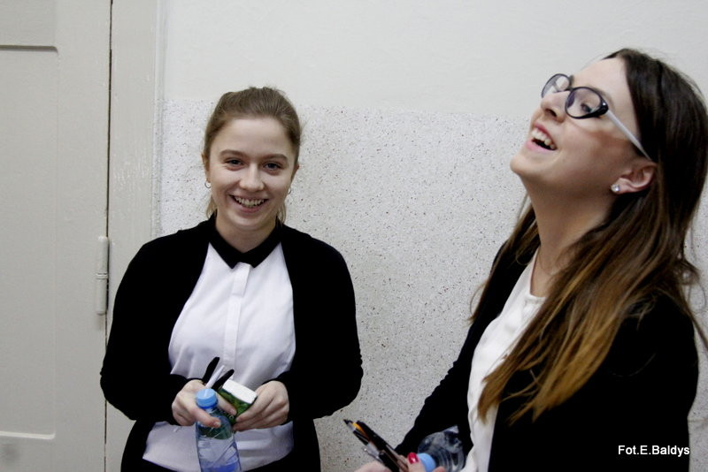 Maturzyści piszą język polski  (zdjęcia)