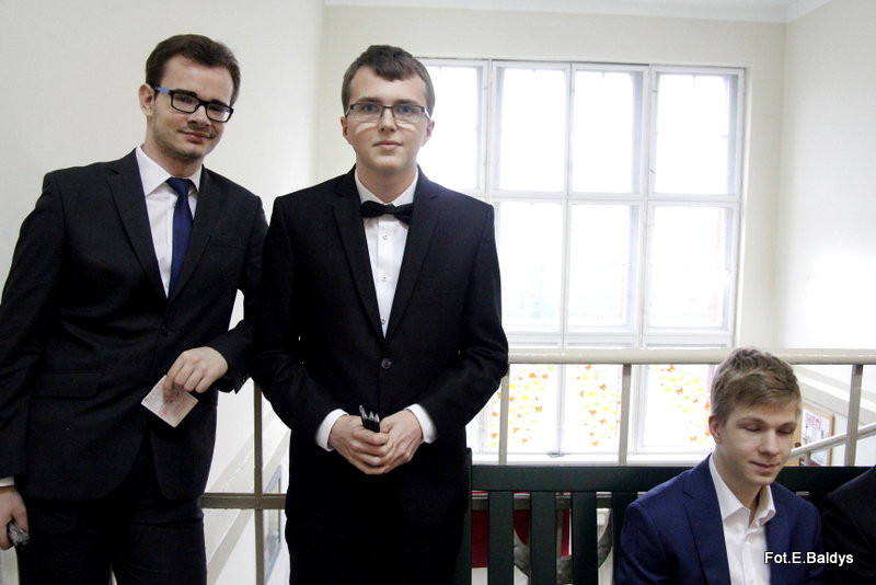 Maturzyści piszą język polski  (zdjęcia)