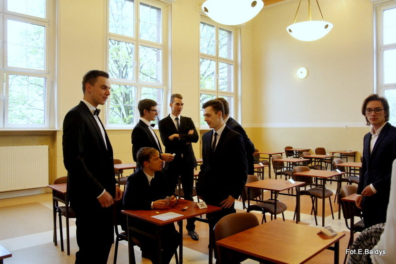 Maturzyści piszą język polski  (zdjęcia)