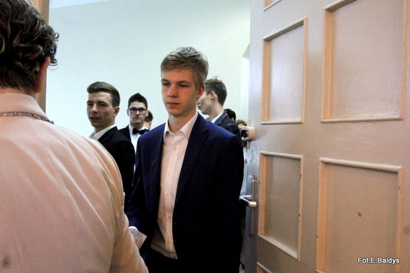 Maturzyści piszą język polski  (zdjęcia)